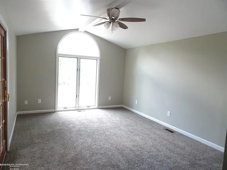 32106 Gainsborough Dr — Photo 17