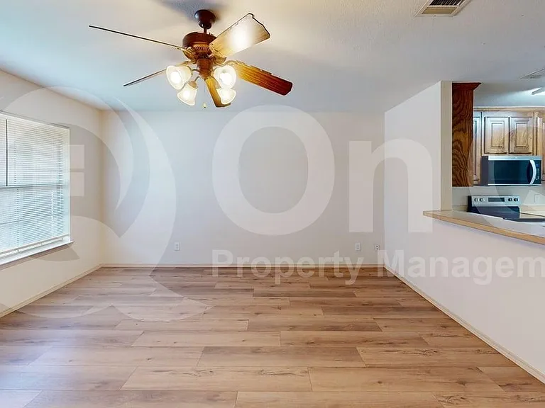 2335 N Elm St #1 — Photo 11