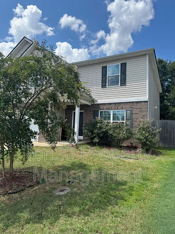 5 bed, 3.0 bath, 4791 sqft, $2,200 — Photo 3