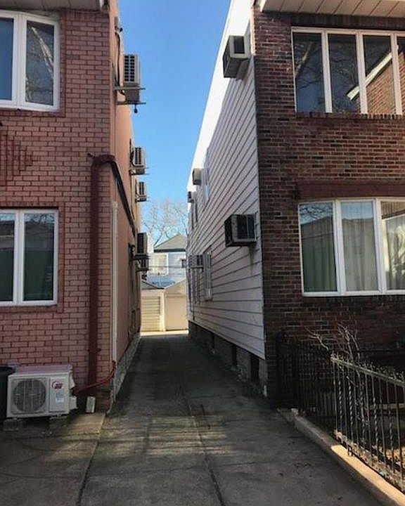 2nd image of 1946 74th St