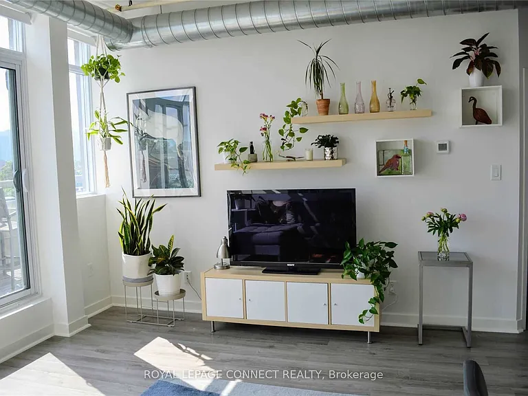 955 Queen St W #Penthouse 15 — Photo 8