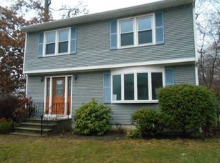 4 Avon Ave, Cumberland, RI 02864