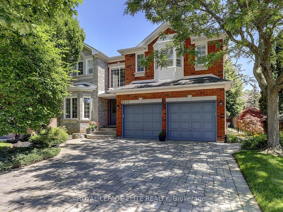 1st image of 1019 Skyvalley Cres