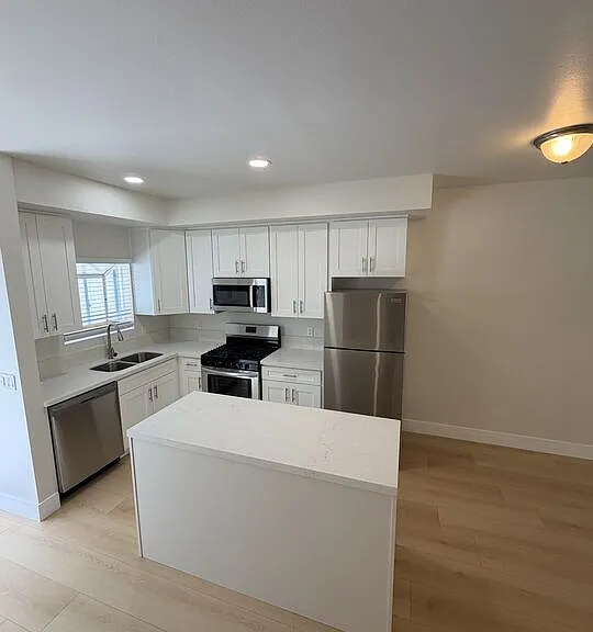 11738 Mayfield Ave #109 — Photo 7