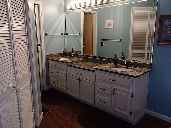 master bath upstairs
