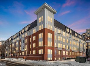 Halstead At The Metro Co, Fairfax, VA 22031