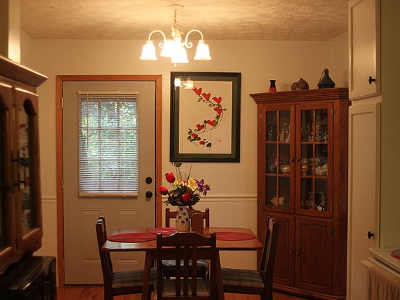 2nd image of 34 Somerset Pl