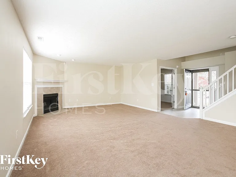 10883 Ashwood Dr — Photo 3