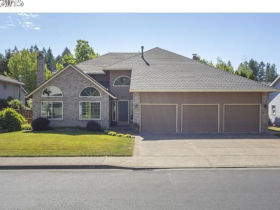 5th image of 517 NE Goldie Dr