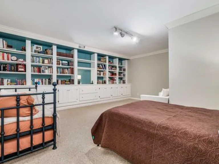 228 Highland Villa Cir — Photo 10