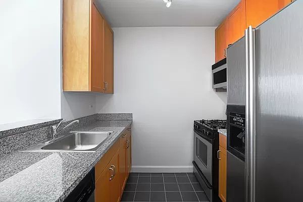 1st image of 420 W 42nd St APT 18H