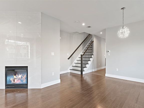 3rd image of 697 W End Ave #697