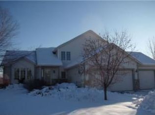 1951 Francis Ct, Shakopee, MN 55379