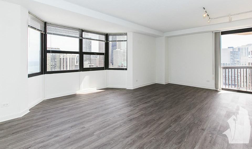 1st image of 1121 N Dearborn St #312