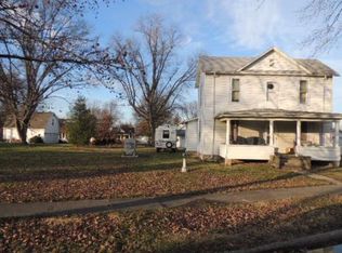 9 W Monroe Ave, Altamont, IL 62411