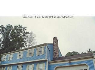 5401 Luray Ln, Cross lanes, WV 25313