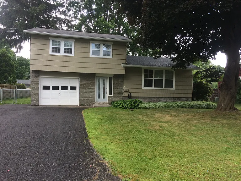 112 Meadow River Dr — Photo 24