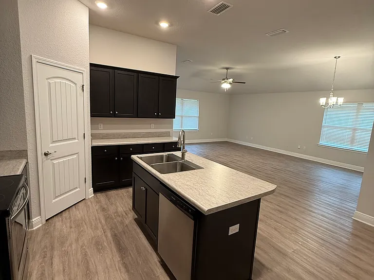 6583 Addison Woods Dr — Photo 9