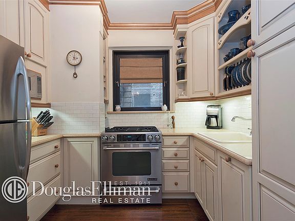 5th image of 424 E 57th St APT 2B