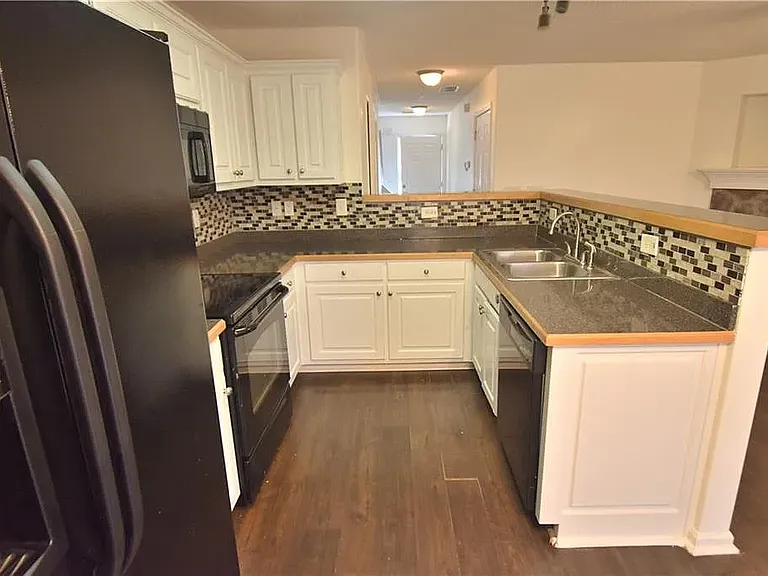 1479 Box Cir — Photo 3