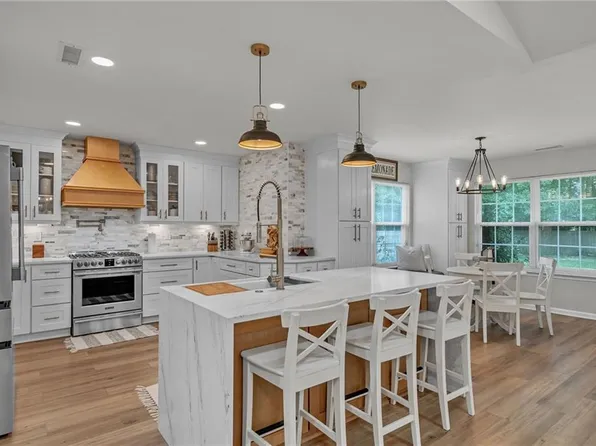 1940 General Booth Blvd, Virginia Beach, VA 23454