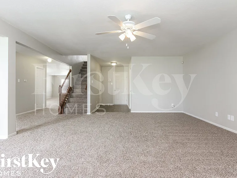 8655 Hopewell Ct — Photo 3