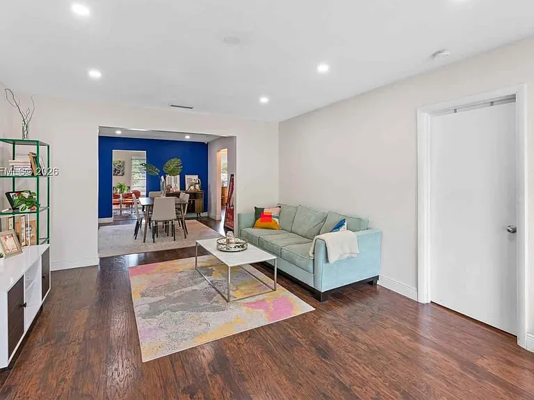 2311 SW 2nd St — Photo 11