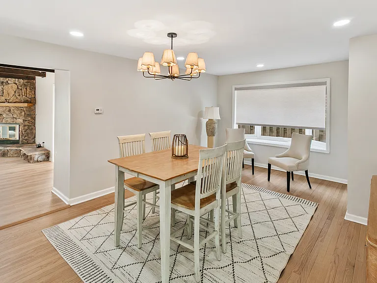 3N425 N Howard Ave — Photo 13