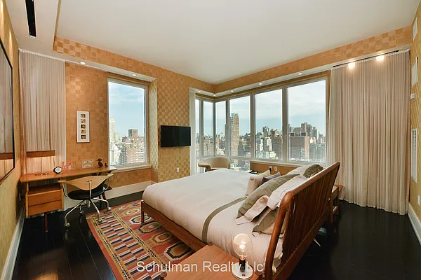 Sold by Schulman Realty LLC | media 34