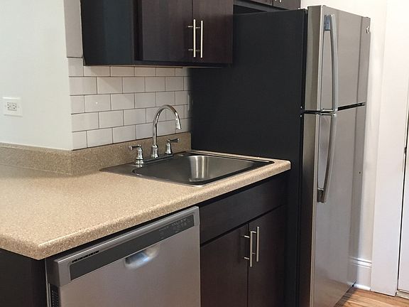 3rd image of 5336 N Kenmore Ave #1W