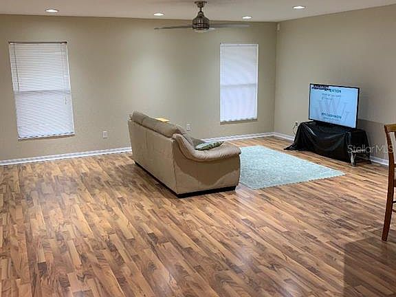 5th image of 9325 Oakwood Dr