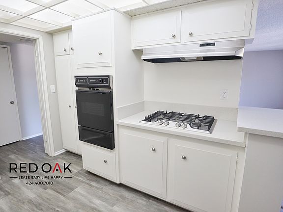 4th image of 4433 Colbath Ave #27