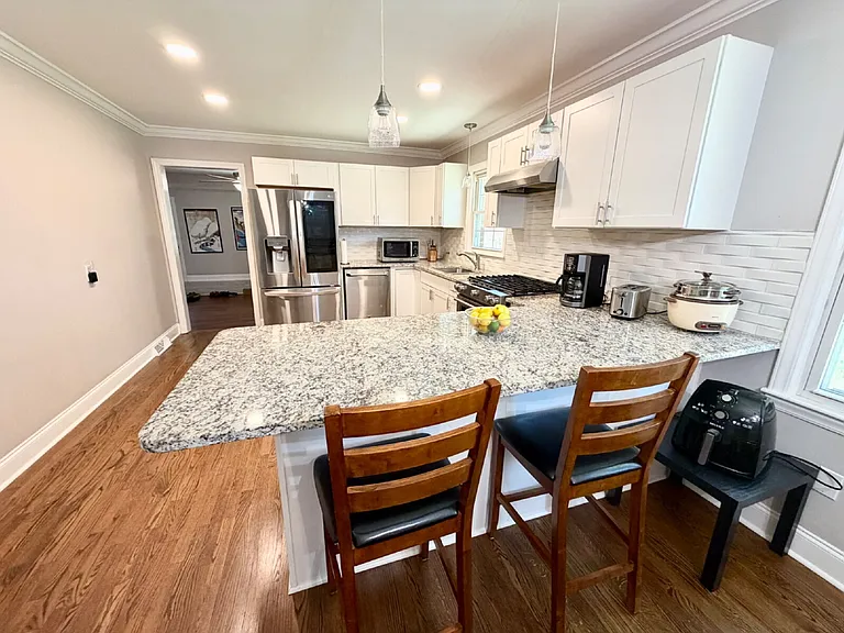 214 Holly Ave — Photo 6