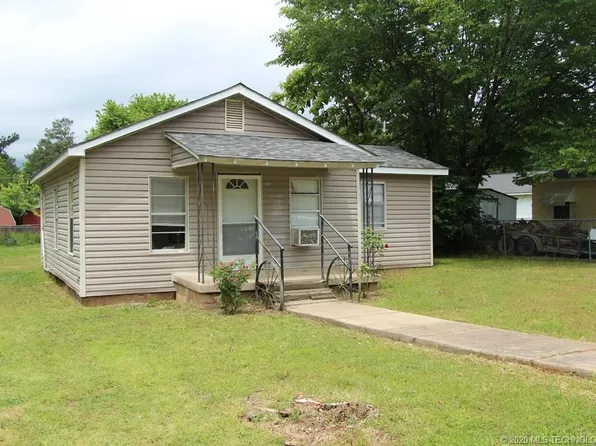 705 Pearl St, Poteau, OK 74953