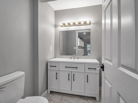 5th image of 40 Newell Ave APT 2