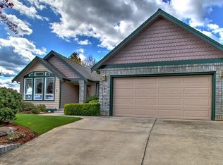 1589 Cypress Point Dr, Medford, OR