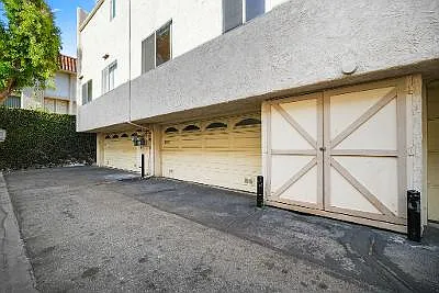 6242 1/2 Shoup Ave — Photo 22