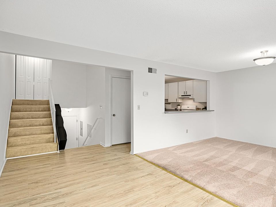 8944 Neill Lake Rd #142B, Eden Prairie, MN 55347 | Zillow