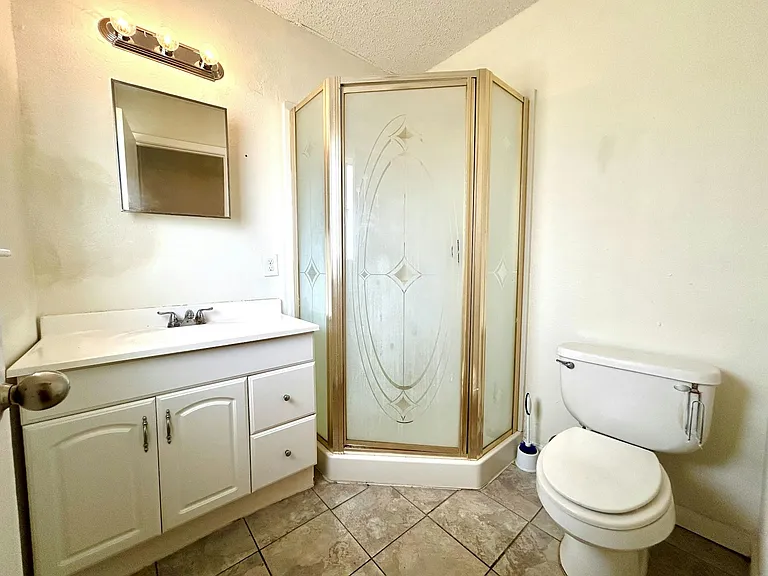 4631 Argonne Dr #4 — Photo 5
