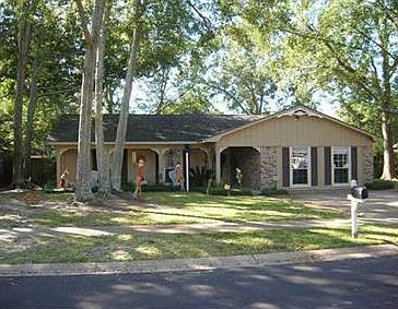 1st image of 307 Jamaica Dr