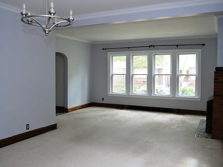 1033 Hayes Ave — Photo 8
