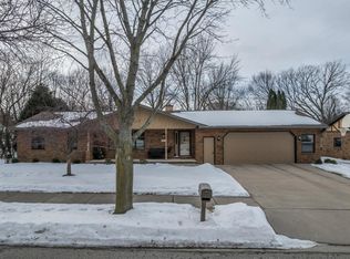 615 Rosehill Rd, Kaukauna, WI 54130