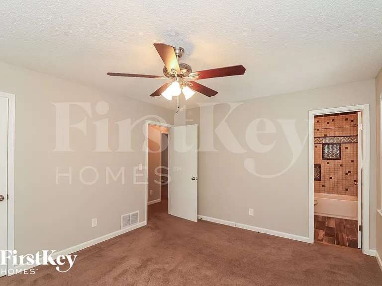 5531 Concord Cir — Photo 13