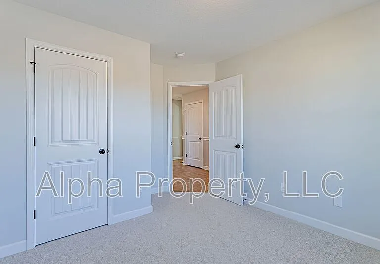 2204 Davenport Ct — Photo 14