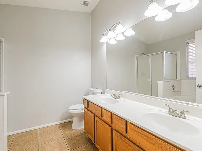 2625 S 156th Ave — Photo 12