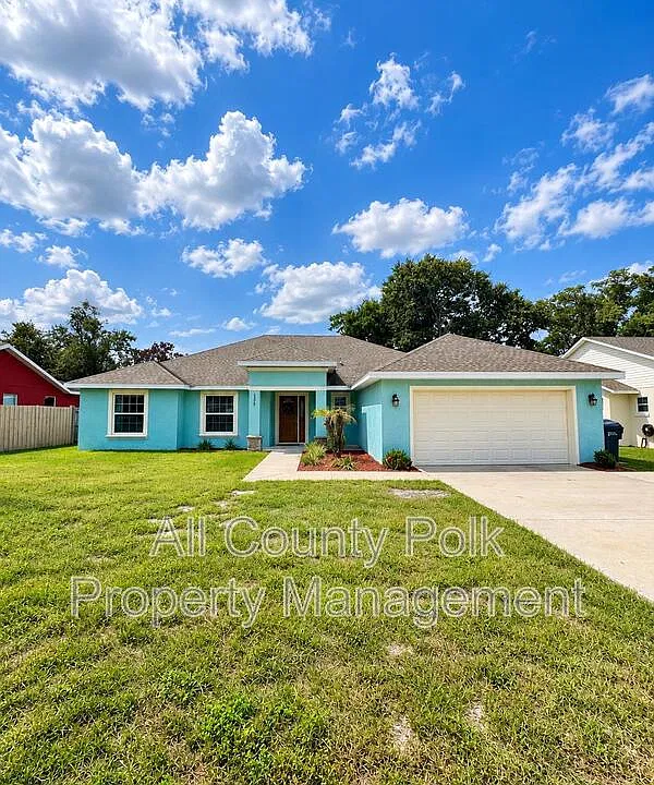 535 Holloway Shores Dr
