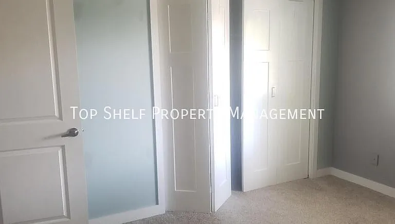 9513 University Ave #8 — Photo 8