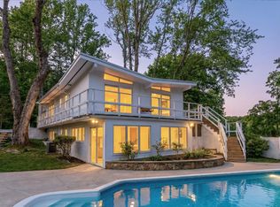 10903 Beach Mill Rd, Great Falls, VA 22066