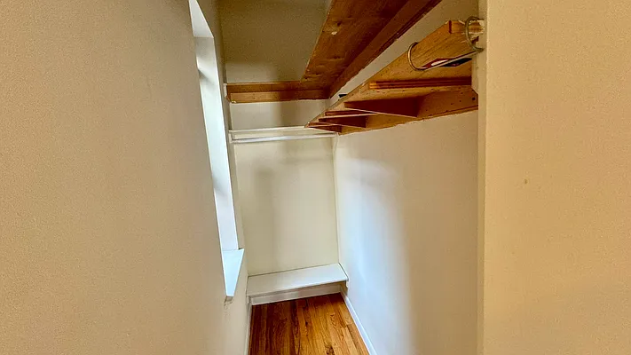 Rented by HOLTON REAL ESTATE INC. | media 24