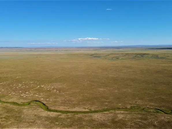 Darly Dr, Medicine Bow, WY 82329